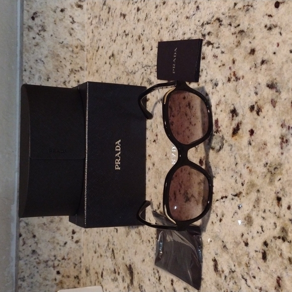 Prada woman sunglasses spr 06U made in Italy - Picture 1 of 8